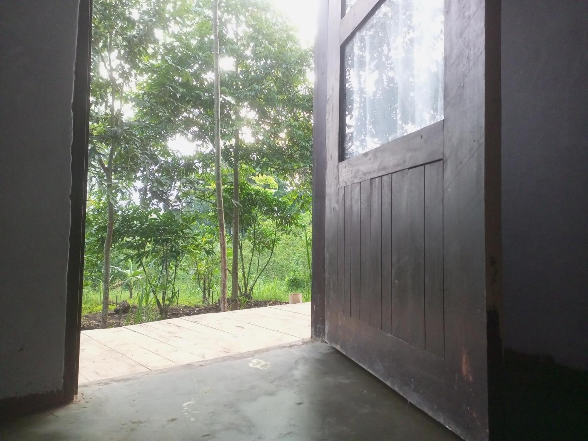Rweteera Safari Park Villa Lake Nyabikere Buitenkant foto